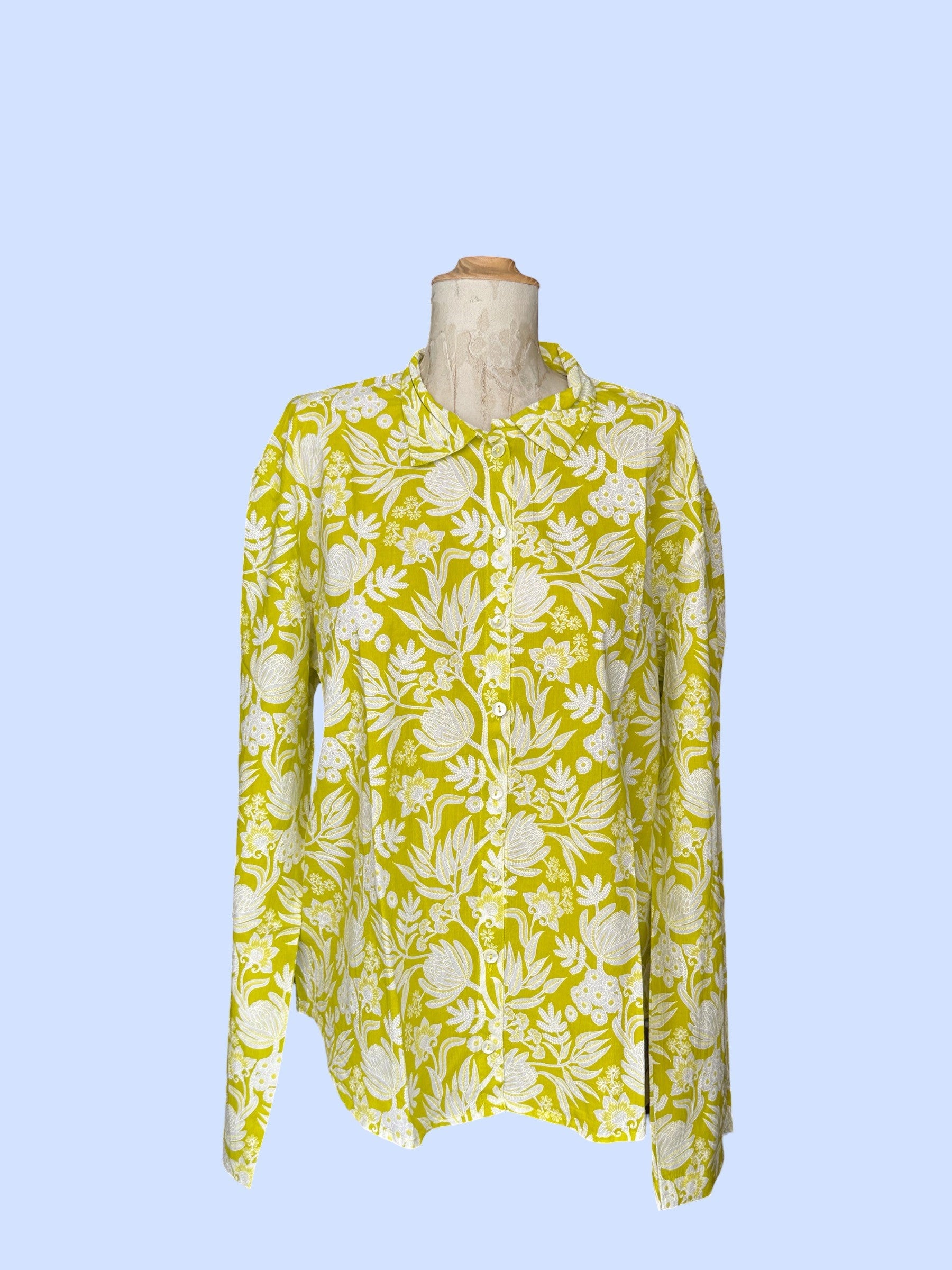 #111/2026 SHIRT LOLA