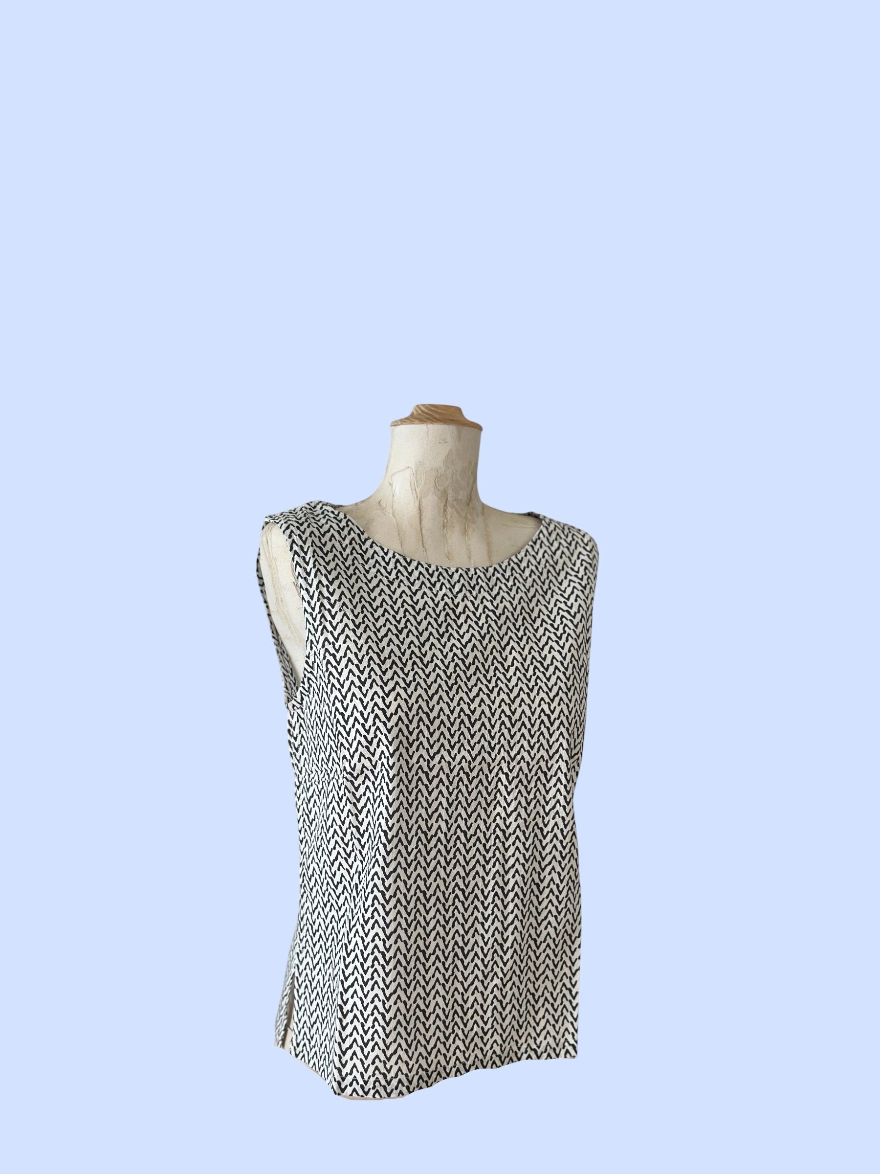 #72/2023 TOP LARA IN-STORE ONLY CHF 49.00