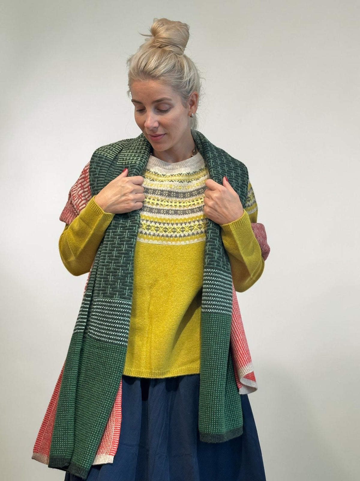 WOLLPULLOVER IM ALPINEN STIL