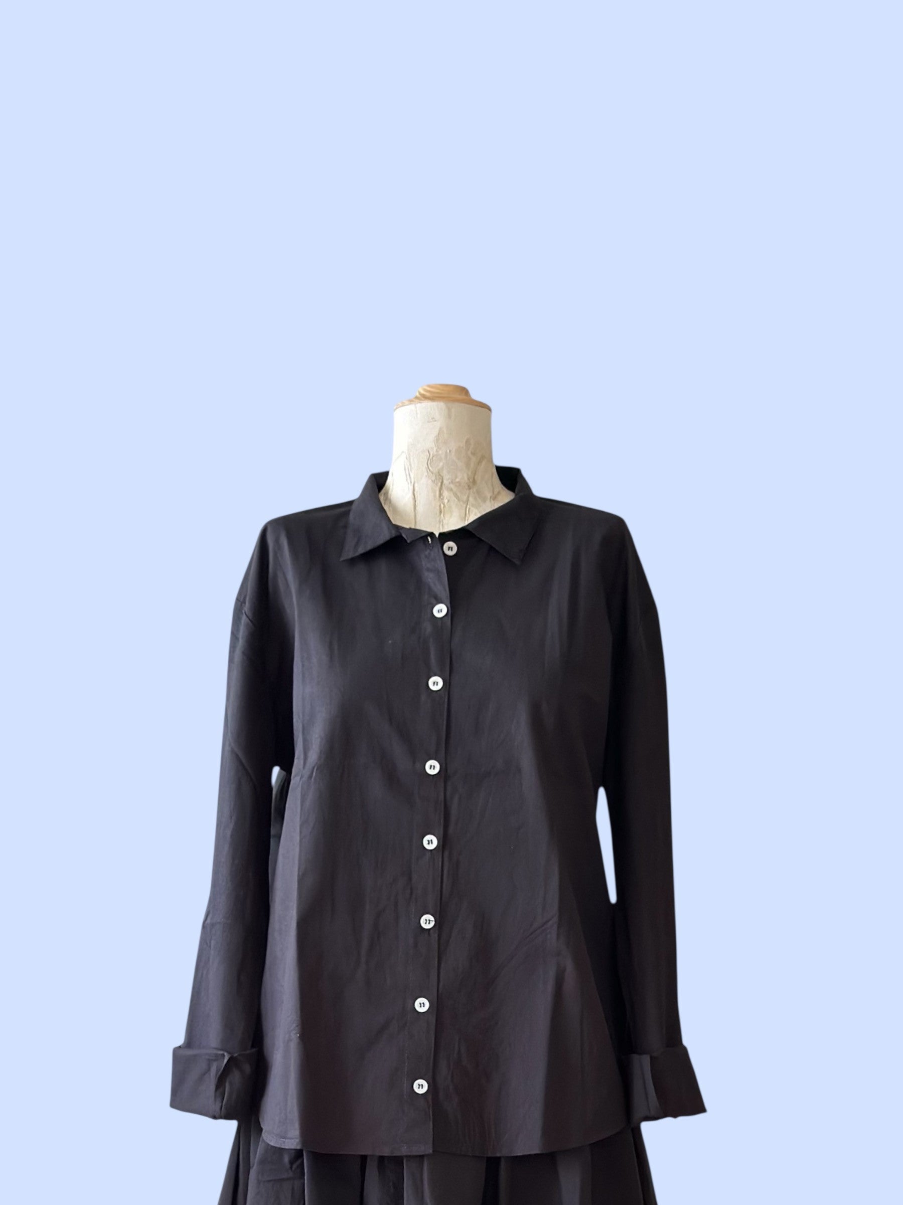 #111/2026 SHIRT LOLA SOLID