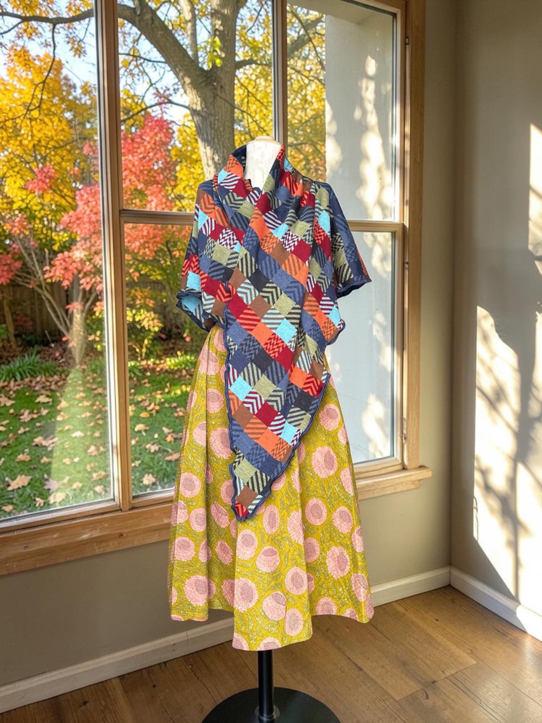 WOOL TRIANGLE SHAWLS