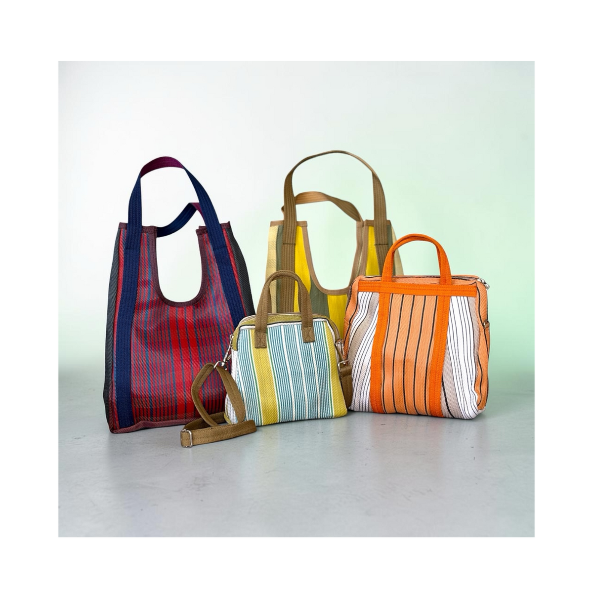 TASCHEN AUS RECYCELTEM PLASTIK
